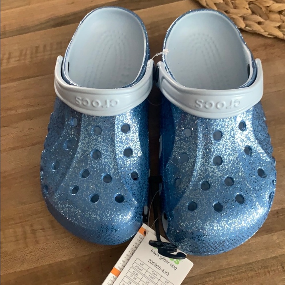 Women’s croc shoe